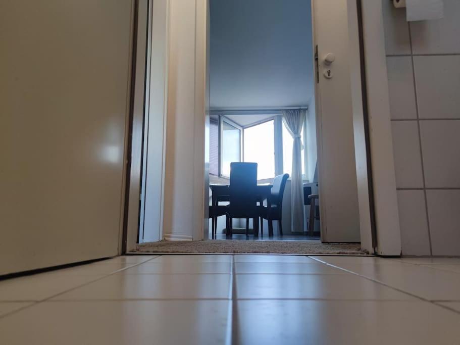 Apartment Komfort Citytrain Messe Business Erholung Wifi Mit Magentatv Bis 4 Pers Köln